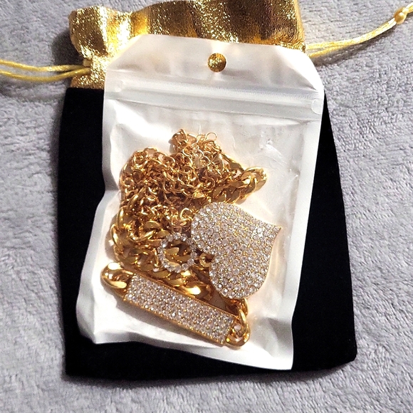 Necklace & Choker Set with Bag - Picture 11 of 12